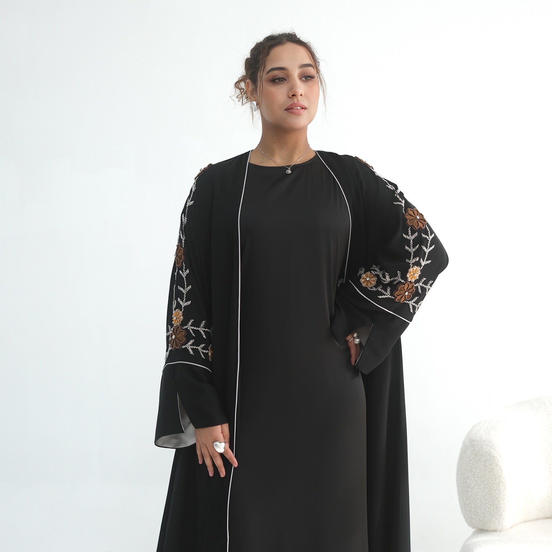 Bestickter Kimono mit Blumenmuster