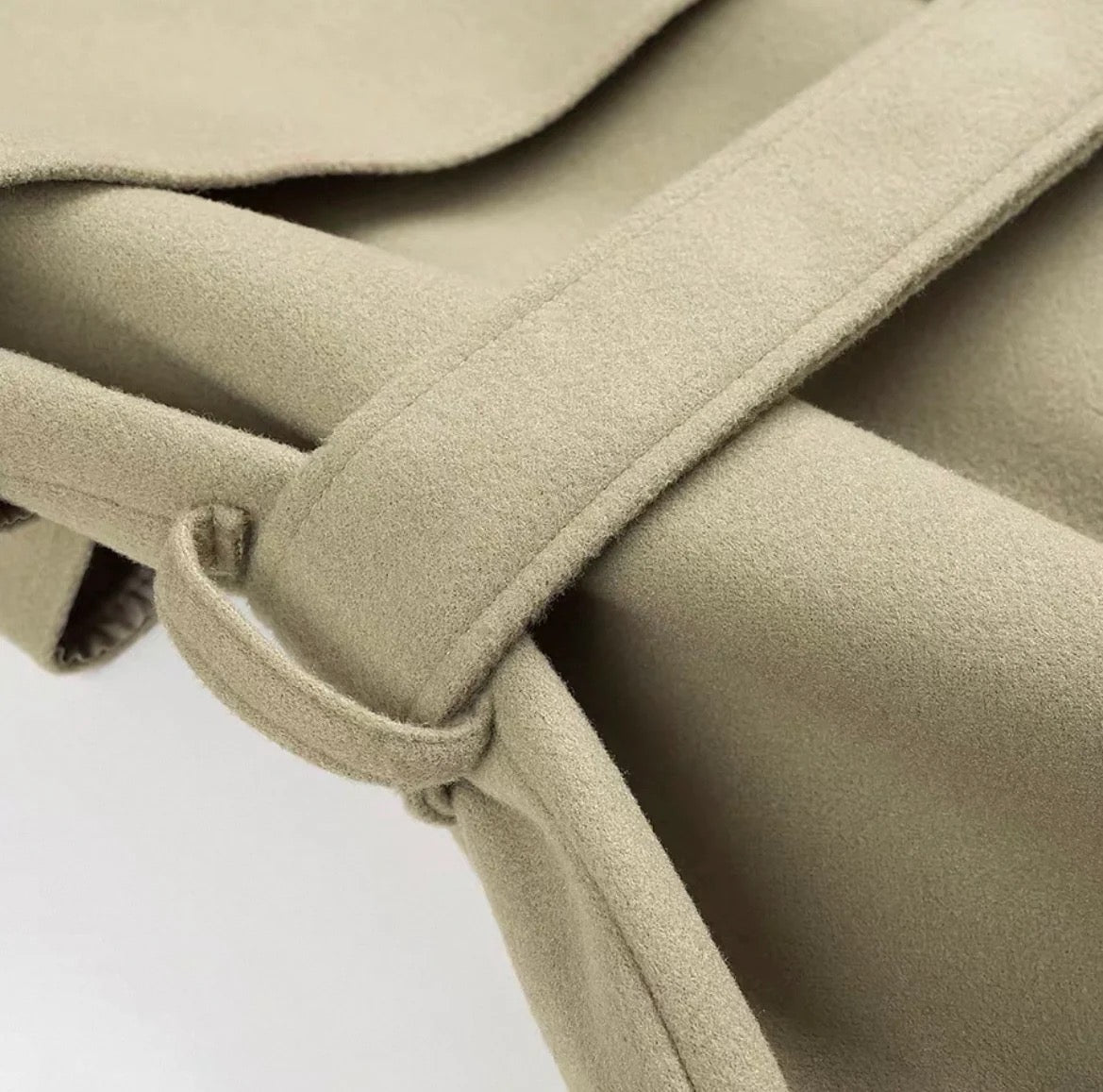 AVÉRA Trench Coat