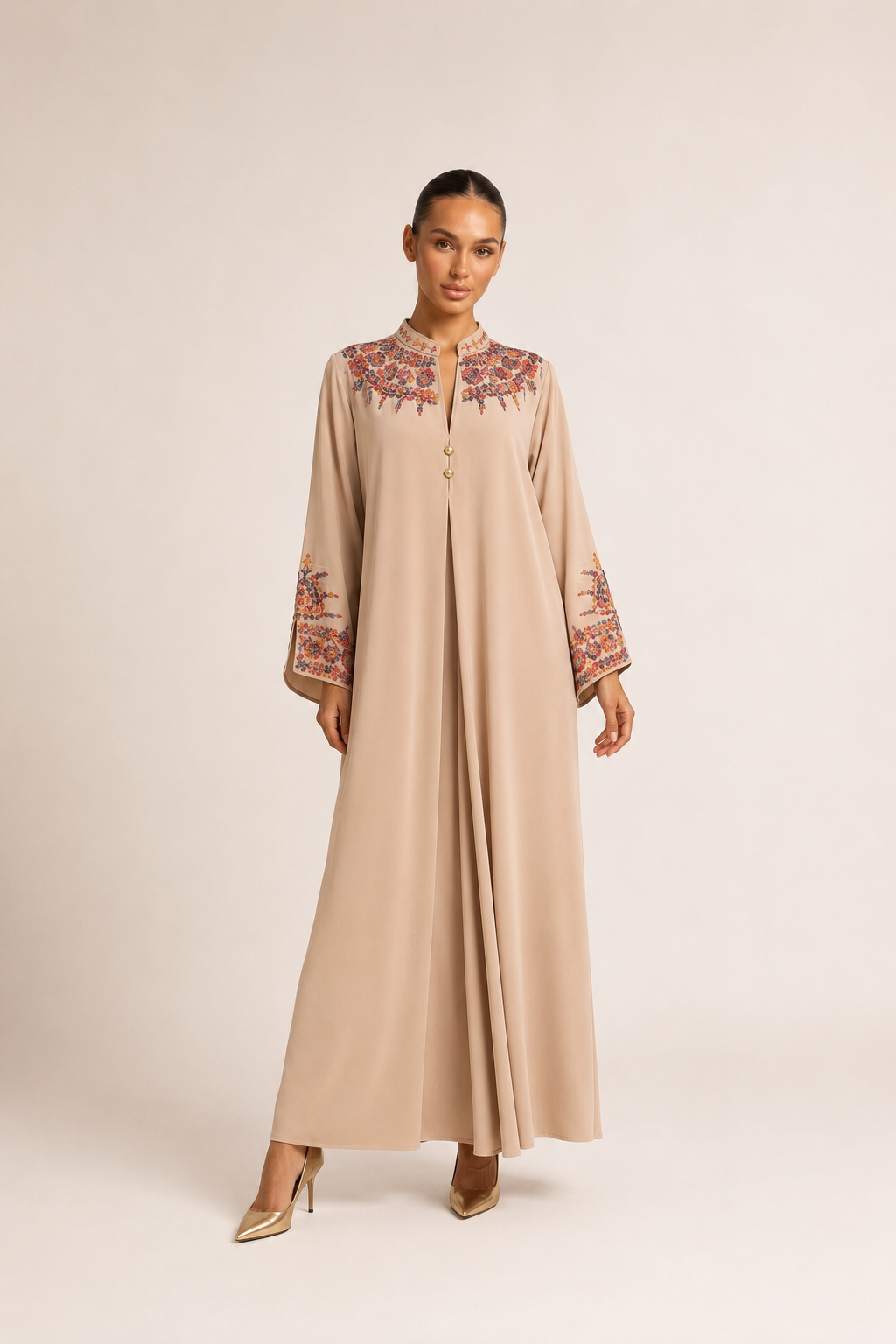 Seltene Abaya mit Ornamenten