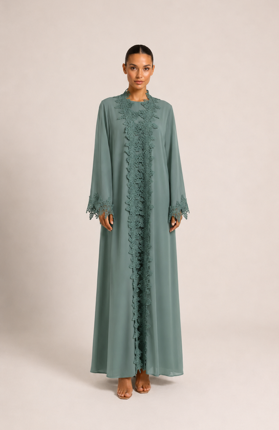 Kimono mit Spitzebesatz