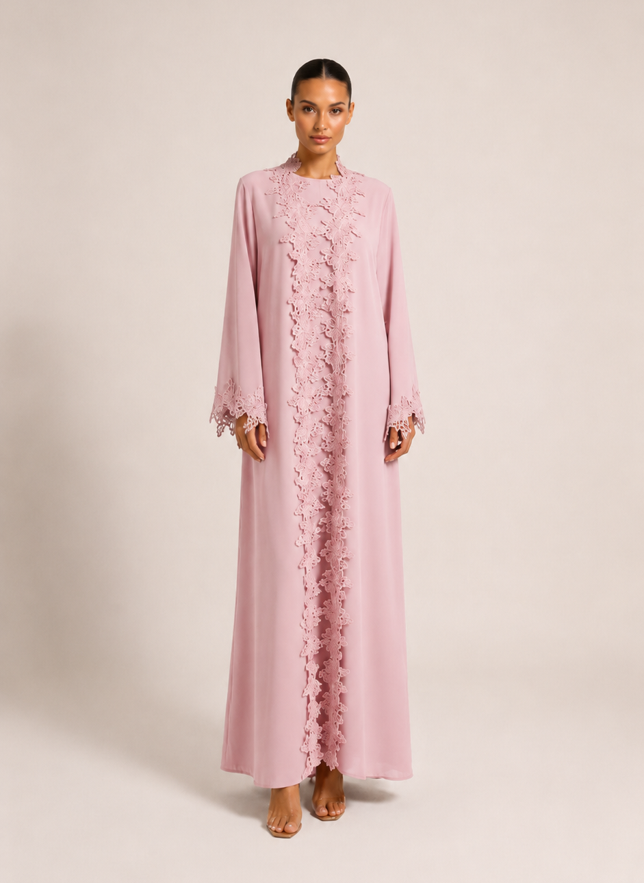Kimono mit Spitzebesatz