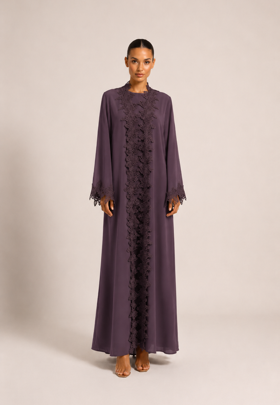 Kimono mit Spitzebesatz