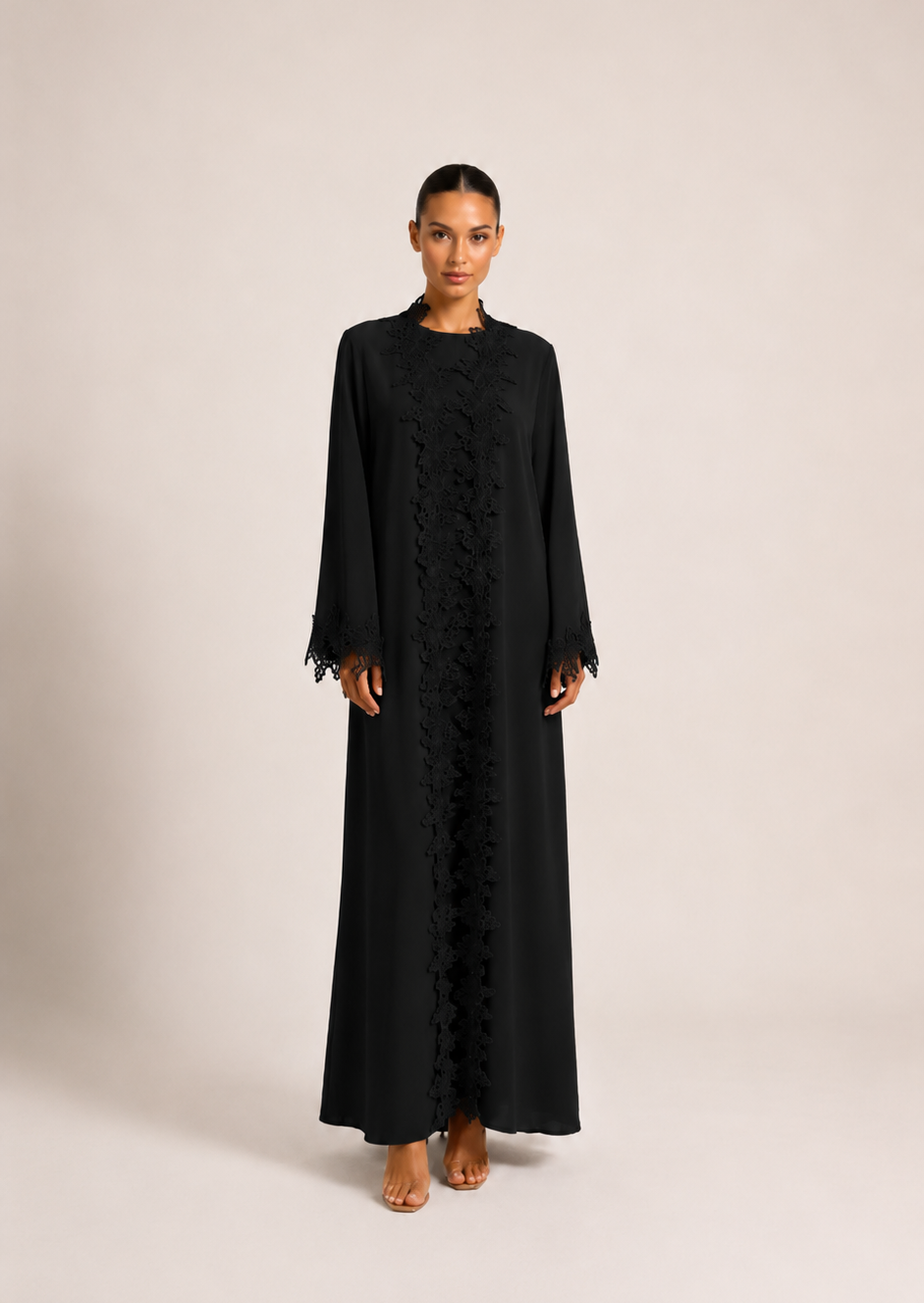 Kimono mit Spitzebesatz